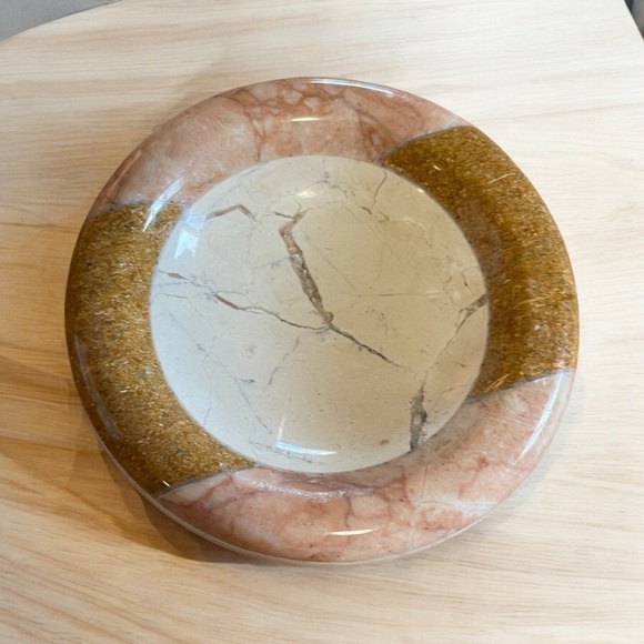 Marble/Stone Decorative Shallow Trinket/Key/Ring Bowl in Cream/Gold/pinks - Picture 2 of 6